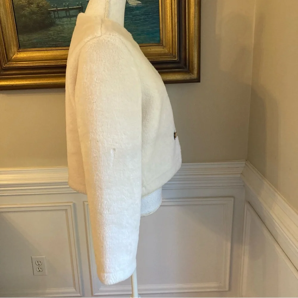 ZARA Cream Double Face Faux Shearling Fur Peg Strap Closure Collarless Jacket